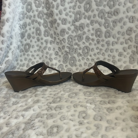 Mossimo Bronze Wedge Sandal with beading. - Picture 5 of 7